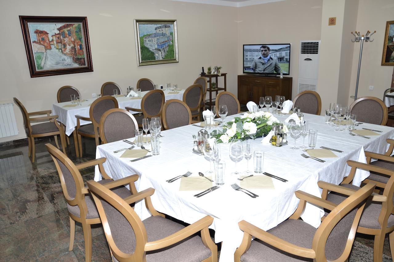 Hotel Kratis Kratovo Kültér fotó